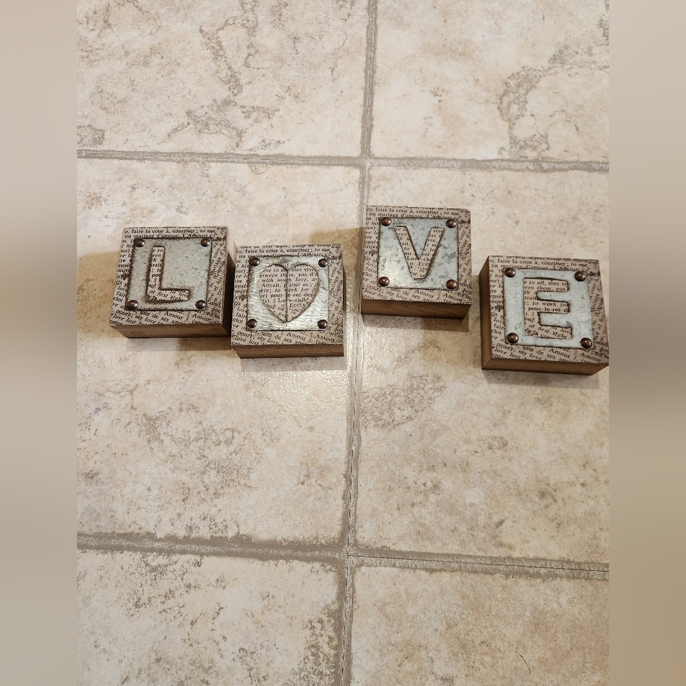 LOVE blocks decor